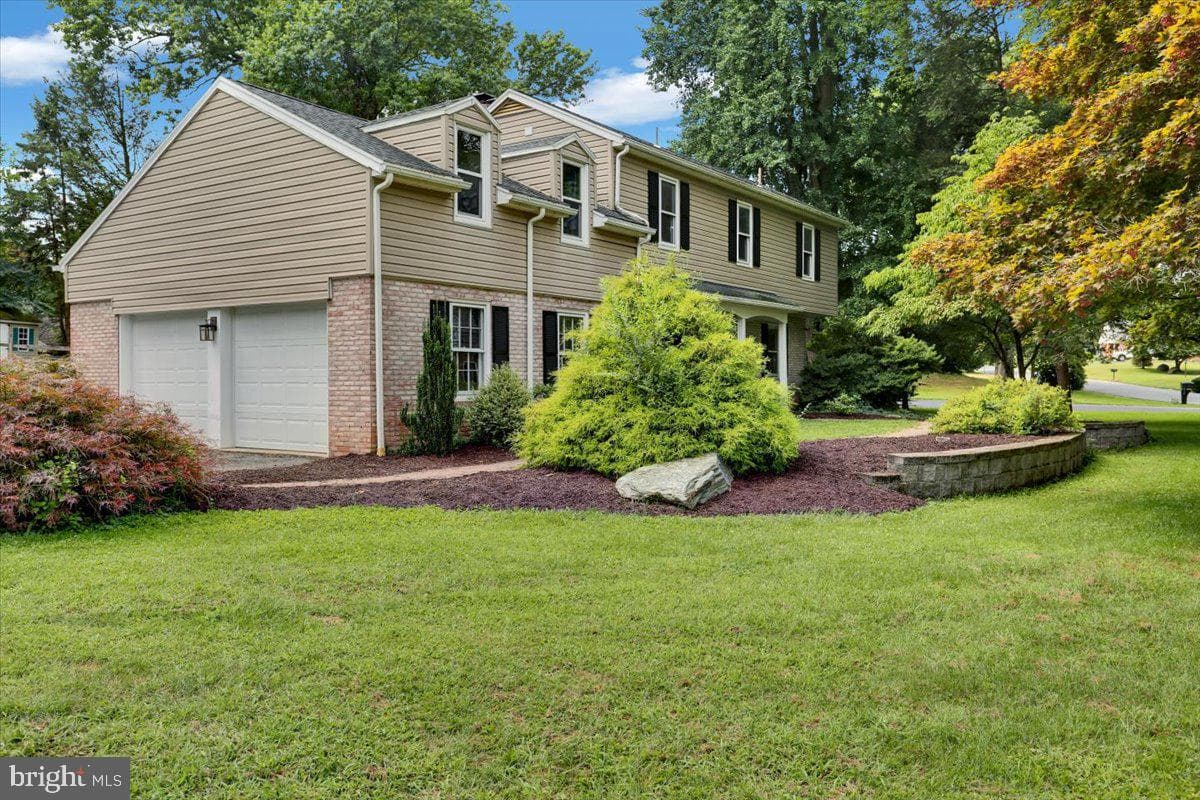 416 Green Lane photo 3