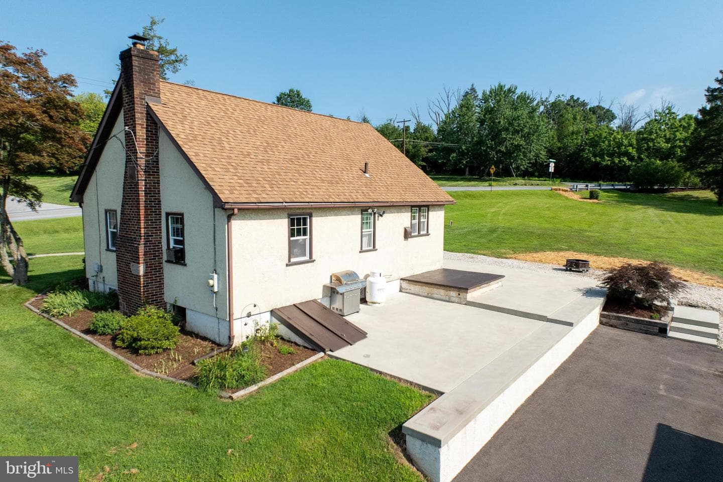 131 Squirrel Hollow Road photo 2