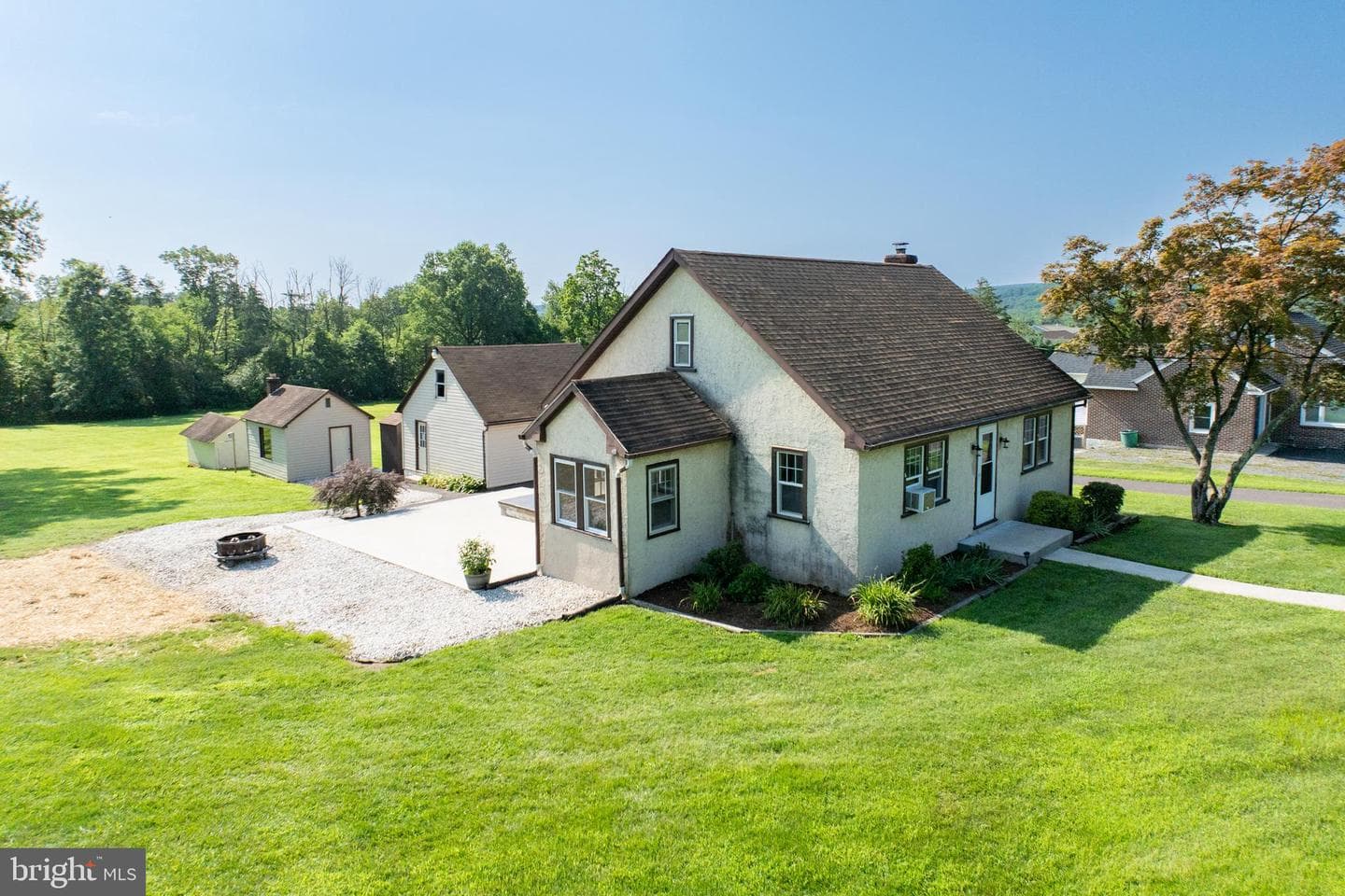 131 Squirrel Hollow Road photo 32
