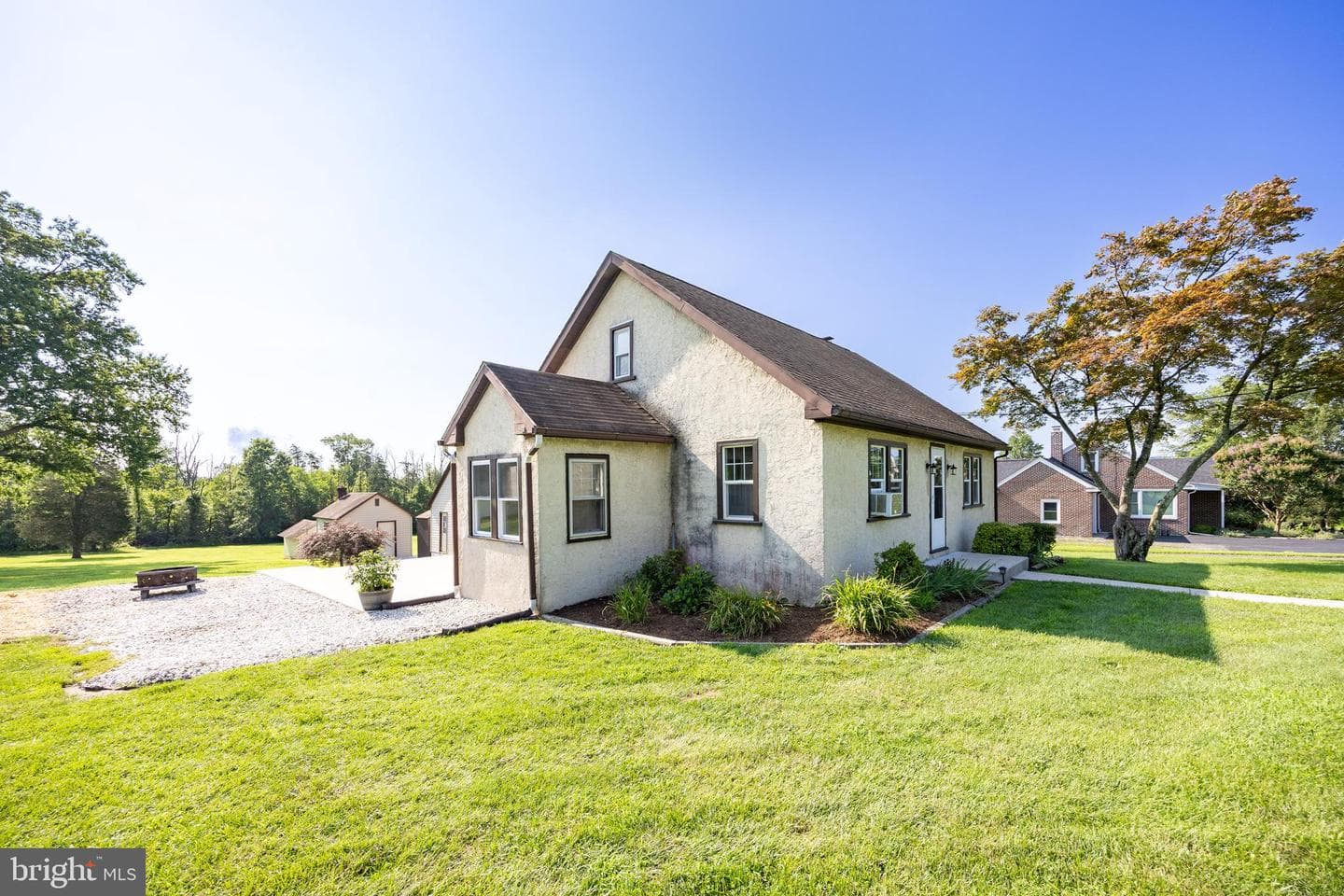 131 Squirrel Hollow Road photo 33