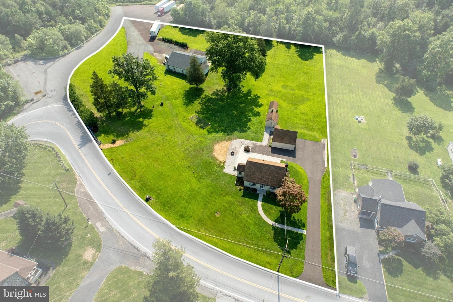 131 Squirrel Hollow Road photo 42