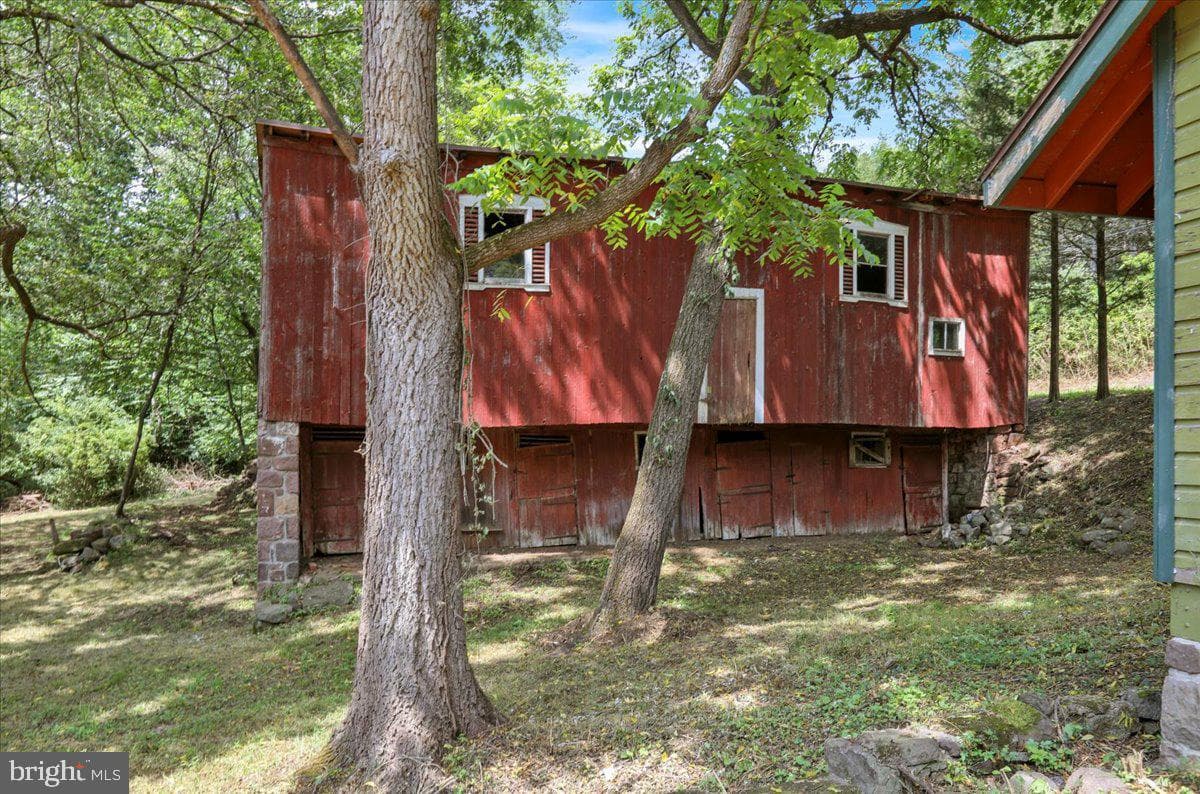 843 Ridgeway Road photo 15