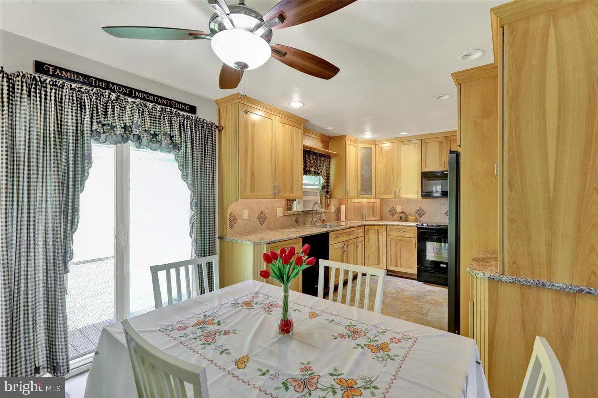 570 Walnut Road photo 10