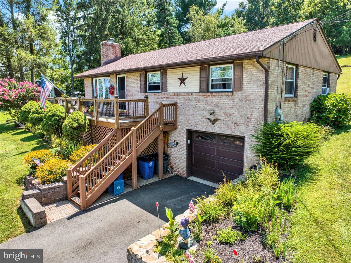 570 Walnut Road photo 4