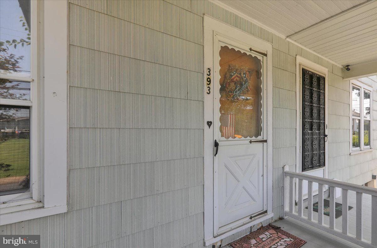 393 Main Street photo 2