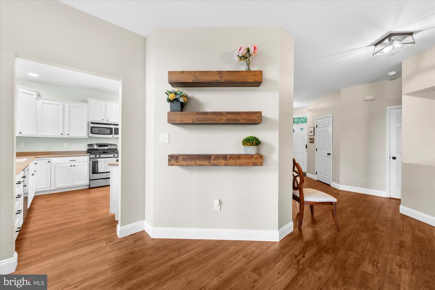 1514 Lexington Way photo 14