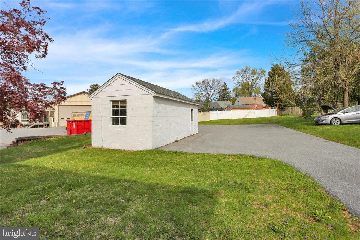 3611 Kutztown Road photo 5