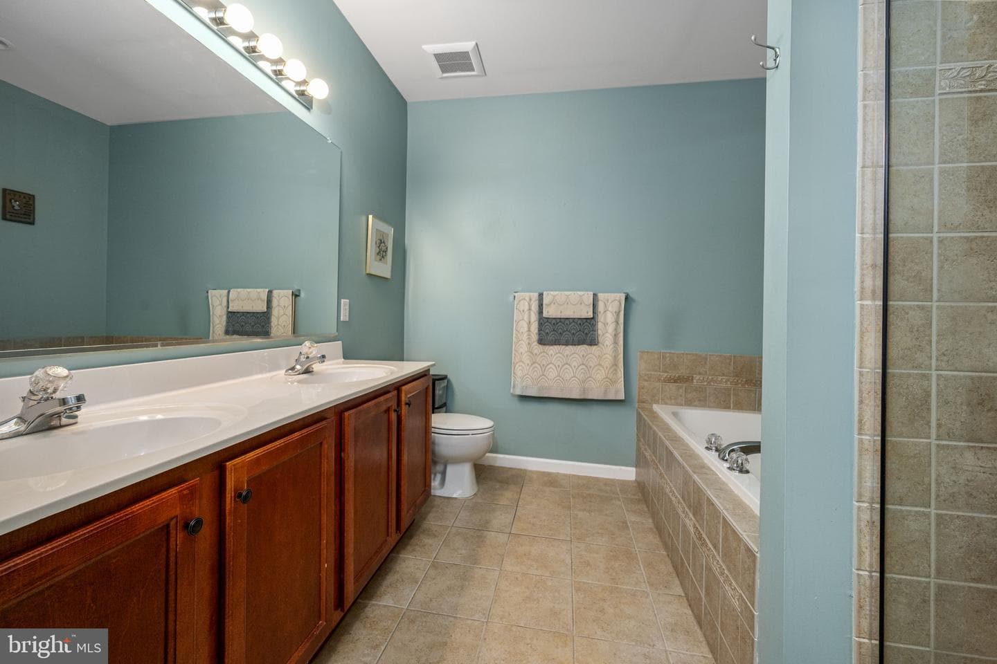 1520 Lexington Way photo 15
