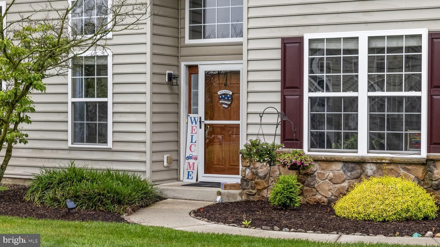 1520 Lexington Way photo 3
