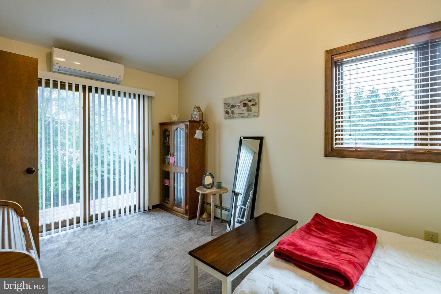 242 Dickinson Drive photo 23