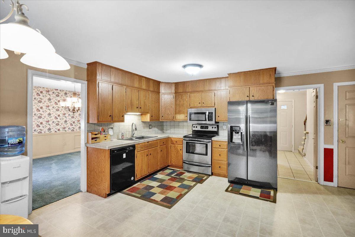 2027 Gring Drive photo 15