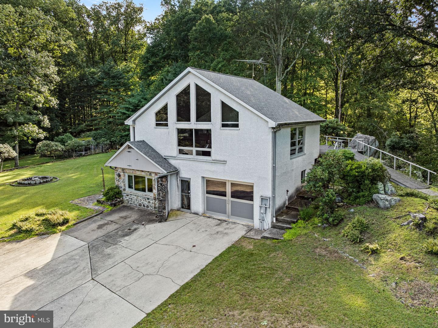 38 Lutz Road photo 2