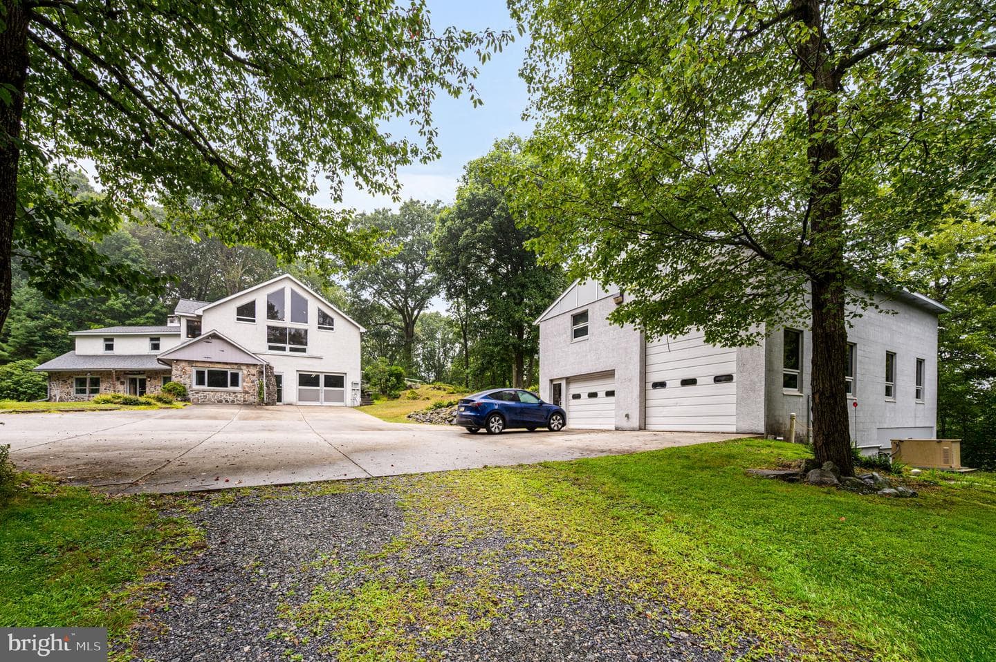 38 Lutz Road photo 3