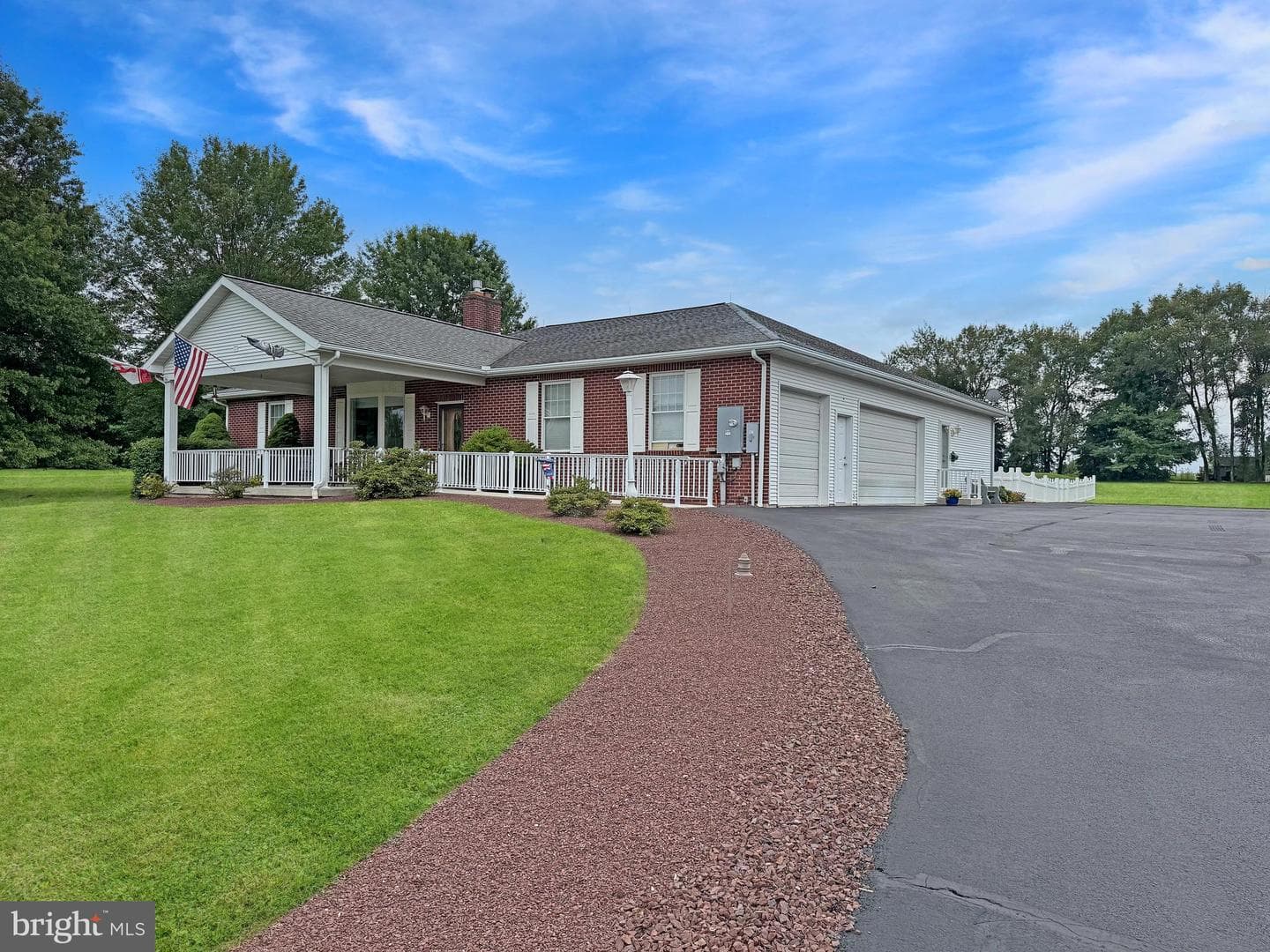 2960 Seisholtzville Road photo 2