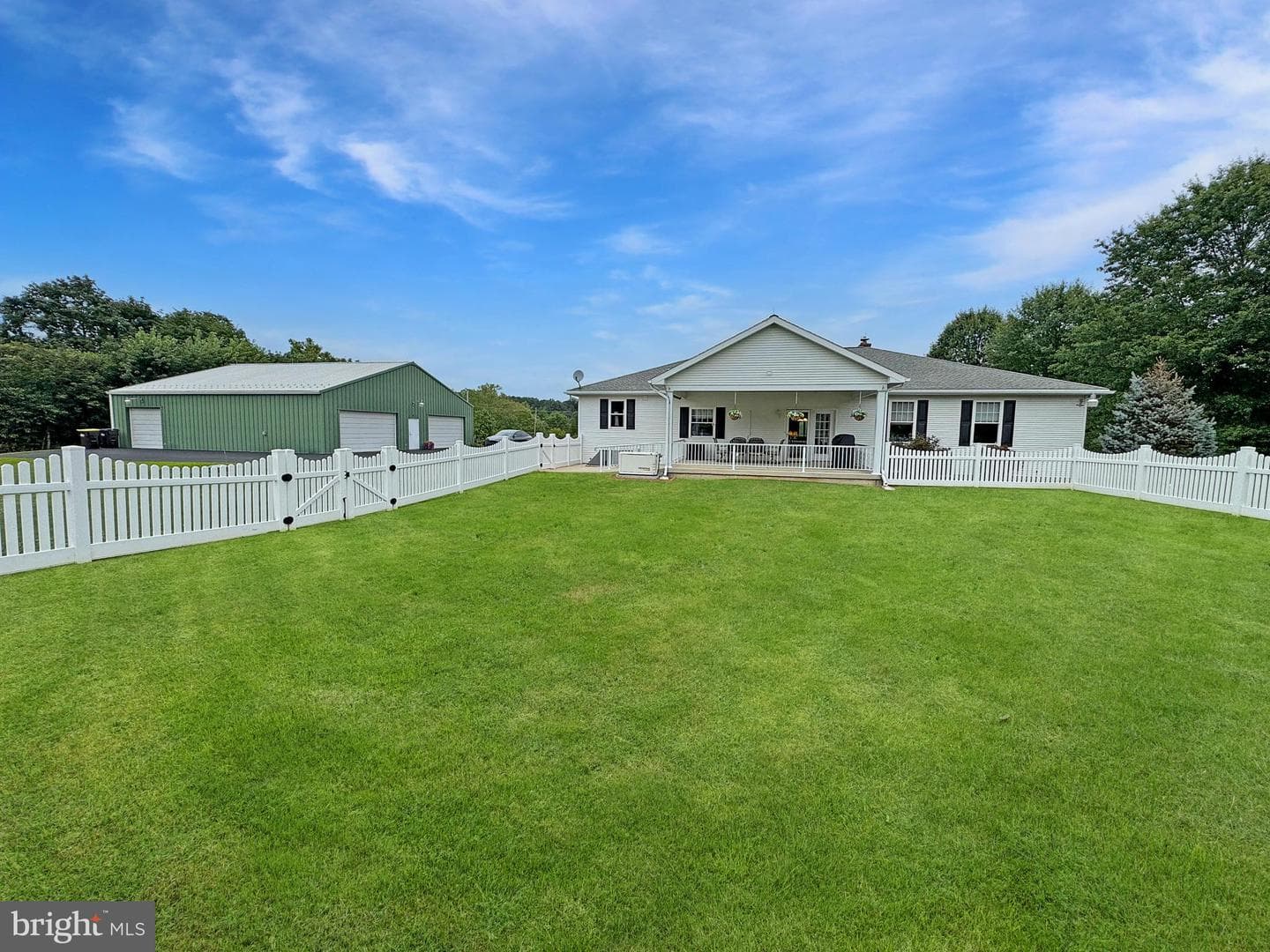 2960 Seisholtzville Road photo 4