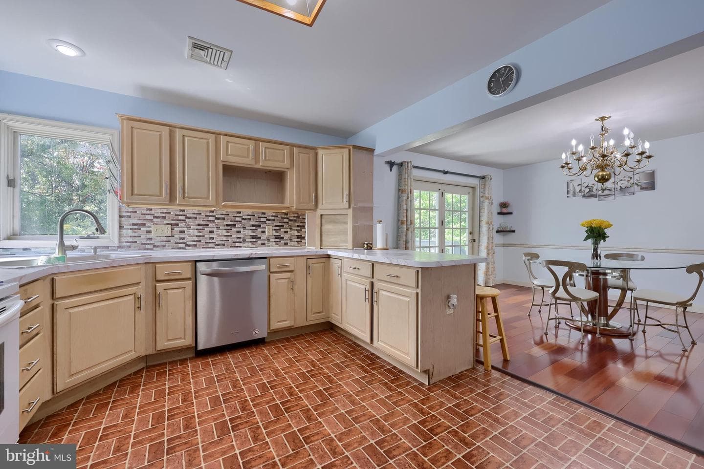 106 Delta Court photo 36