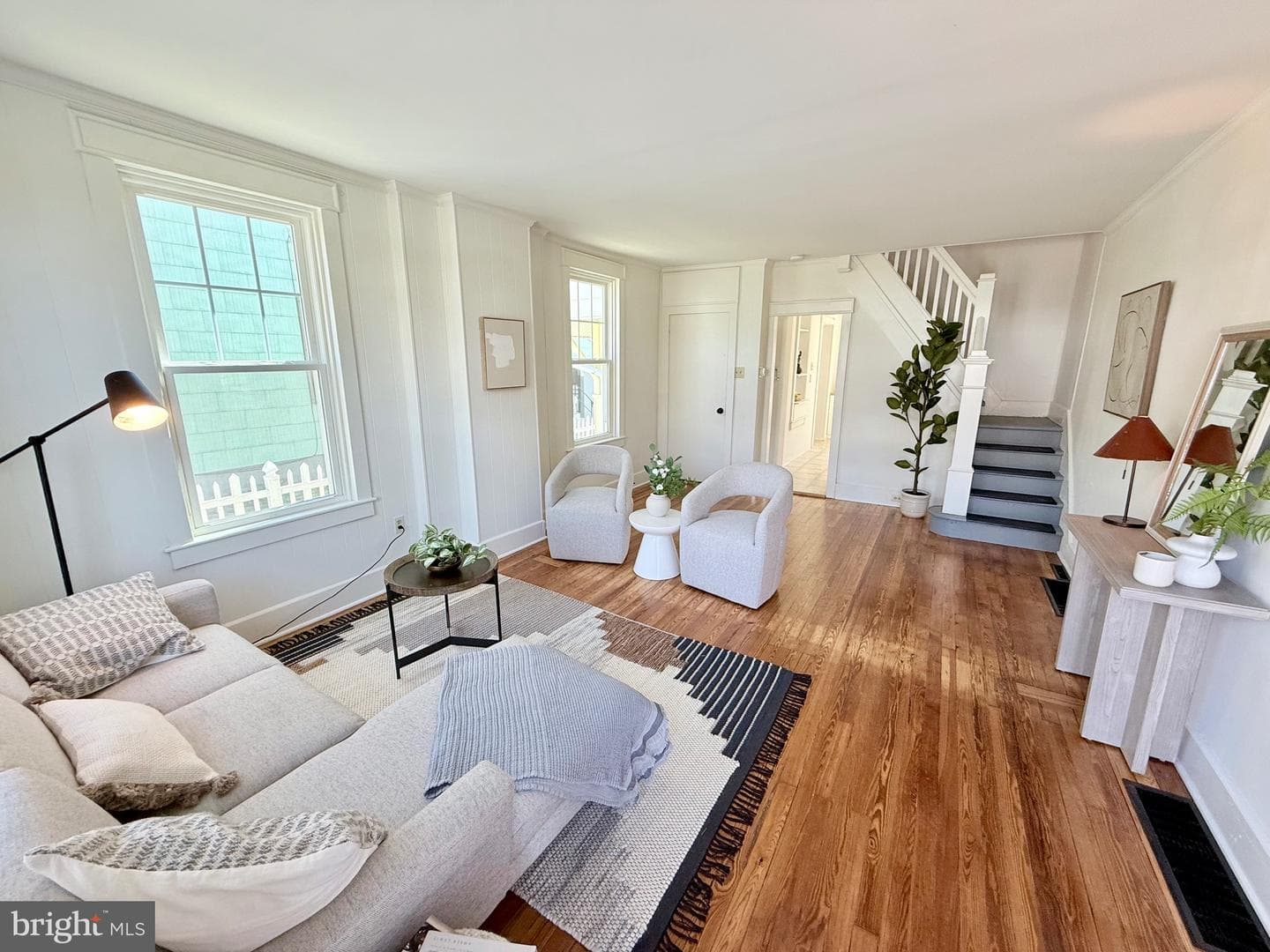 123 N Walnut Street photo 2