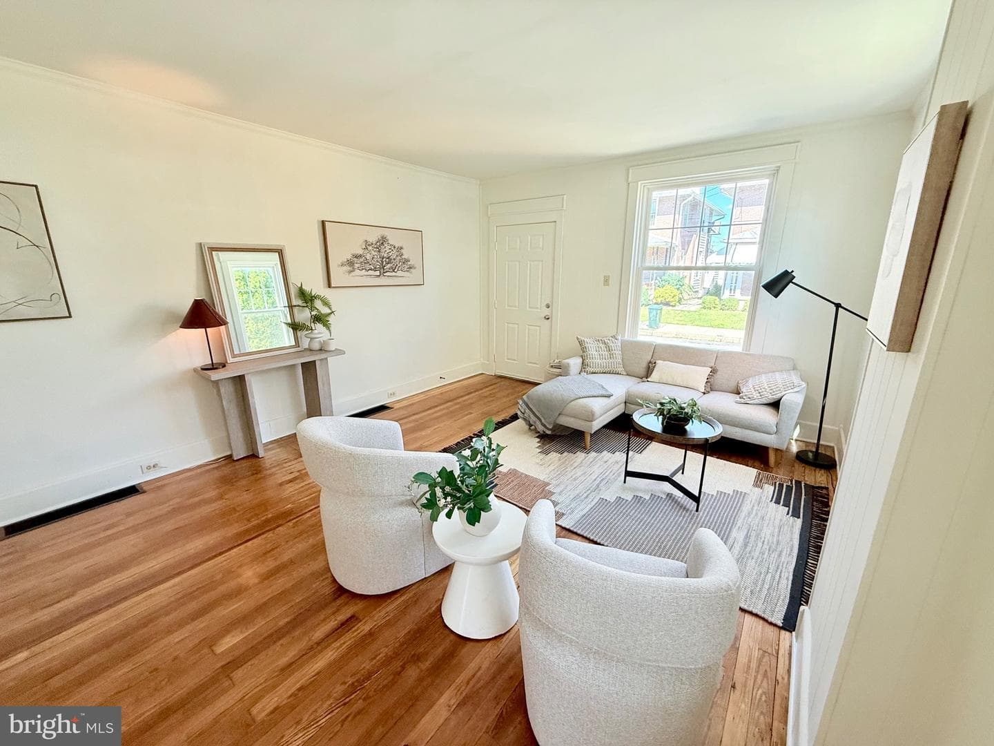 123 N Walnut Street photo 4