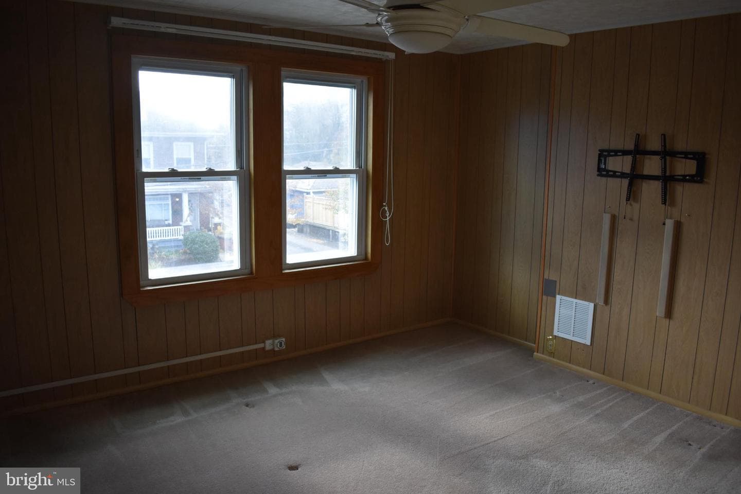 409 Walnut Street photo 11
