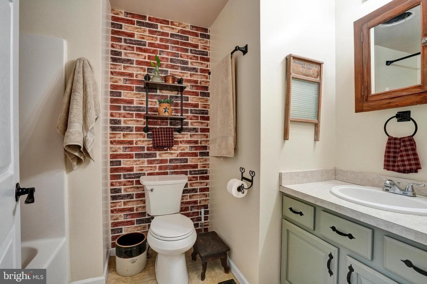 825 Philadelphia Terrace photo 13