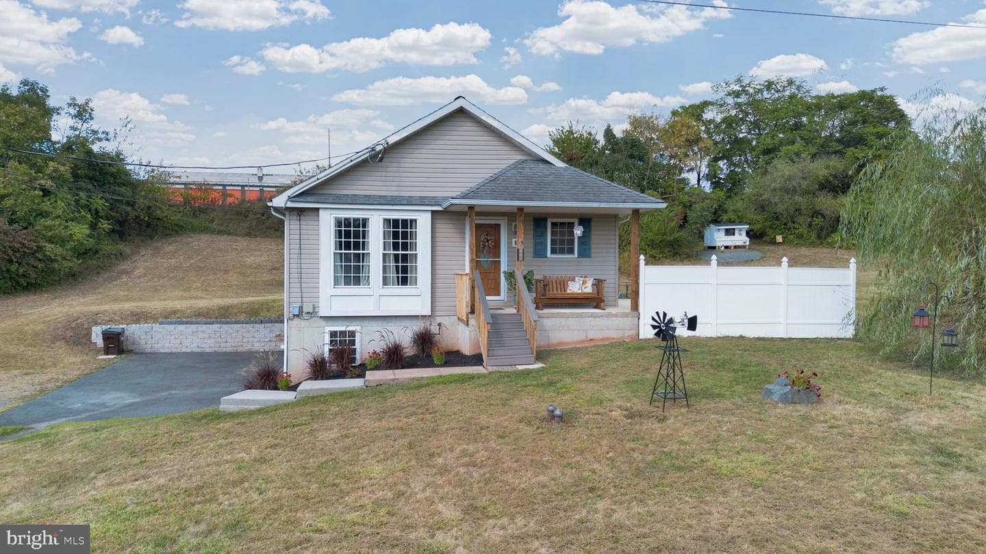 825 Philadelphia Terrace photo 27