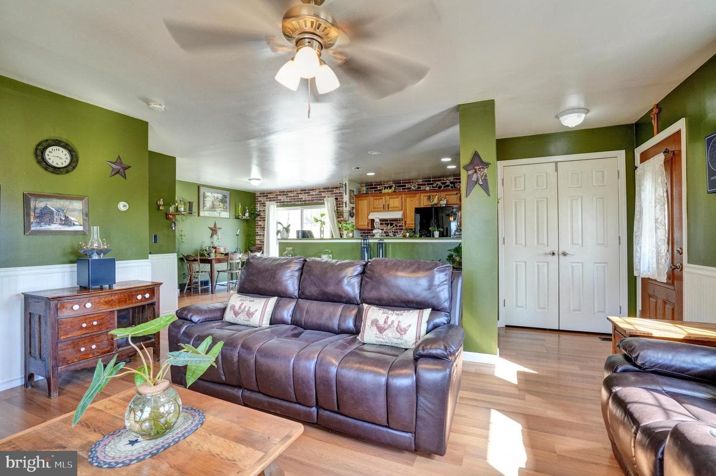 825 Philadelphia Terrace photo 4