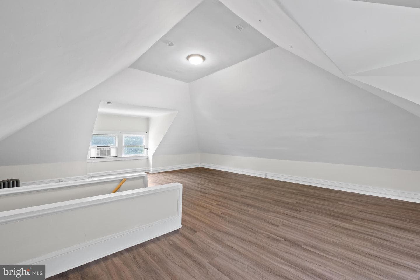 1046 Carsonia Avenue photo 34