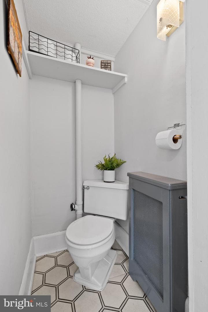 1046 Carsonia Avenue photo 37