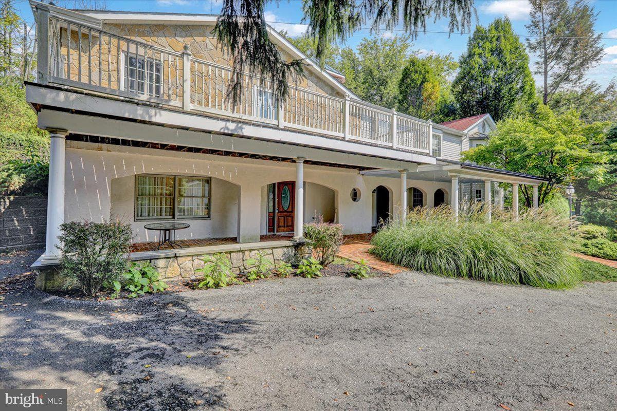 1391 Moselem Springs Road photo 2