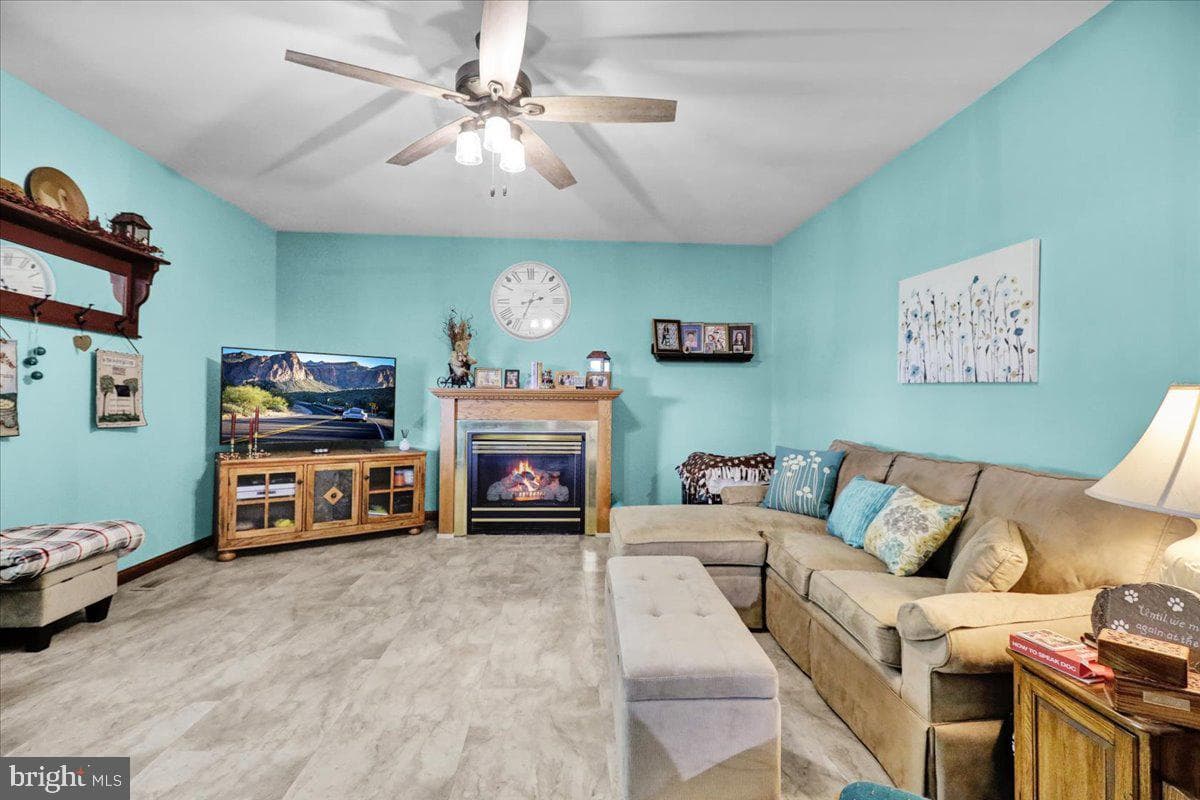 1054 Boeshore Circle photo 9