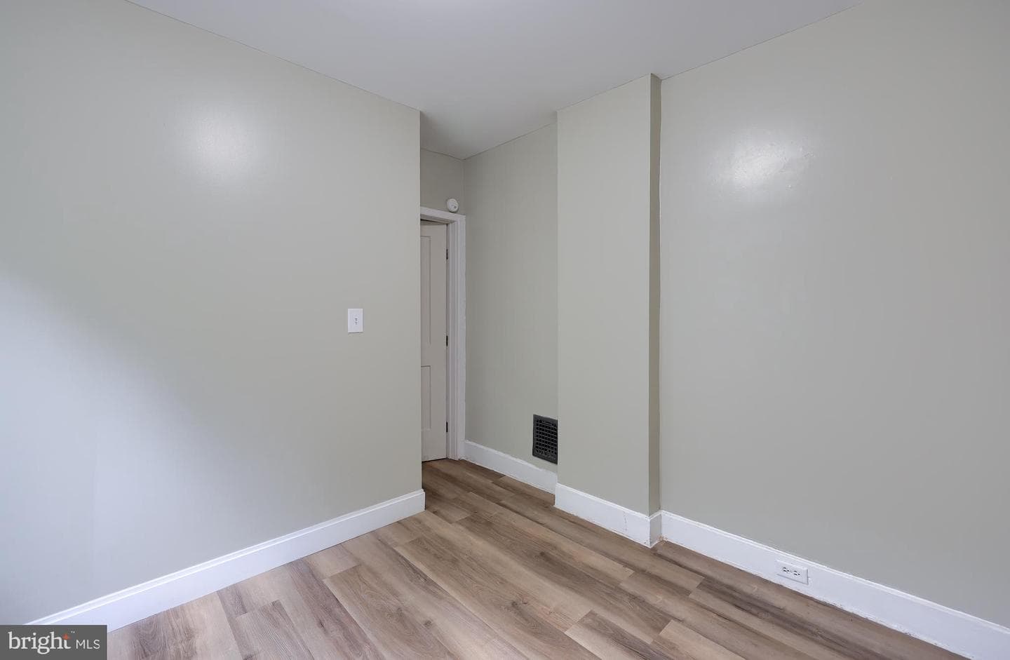 515 N Front Street photo 27