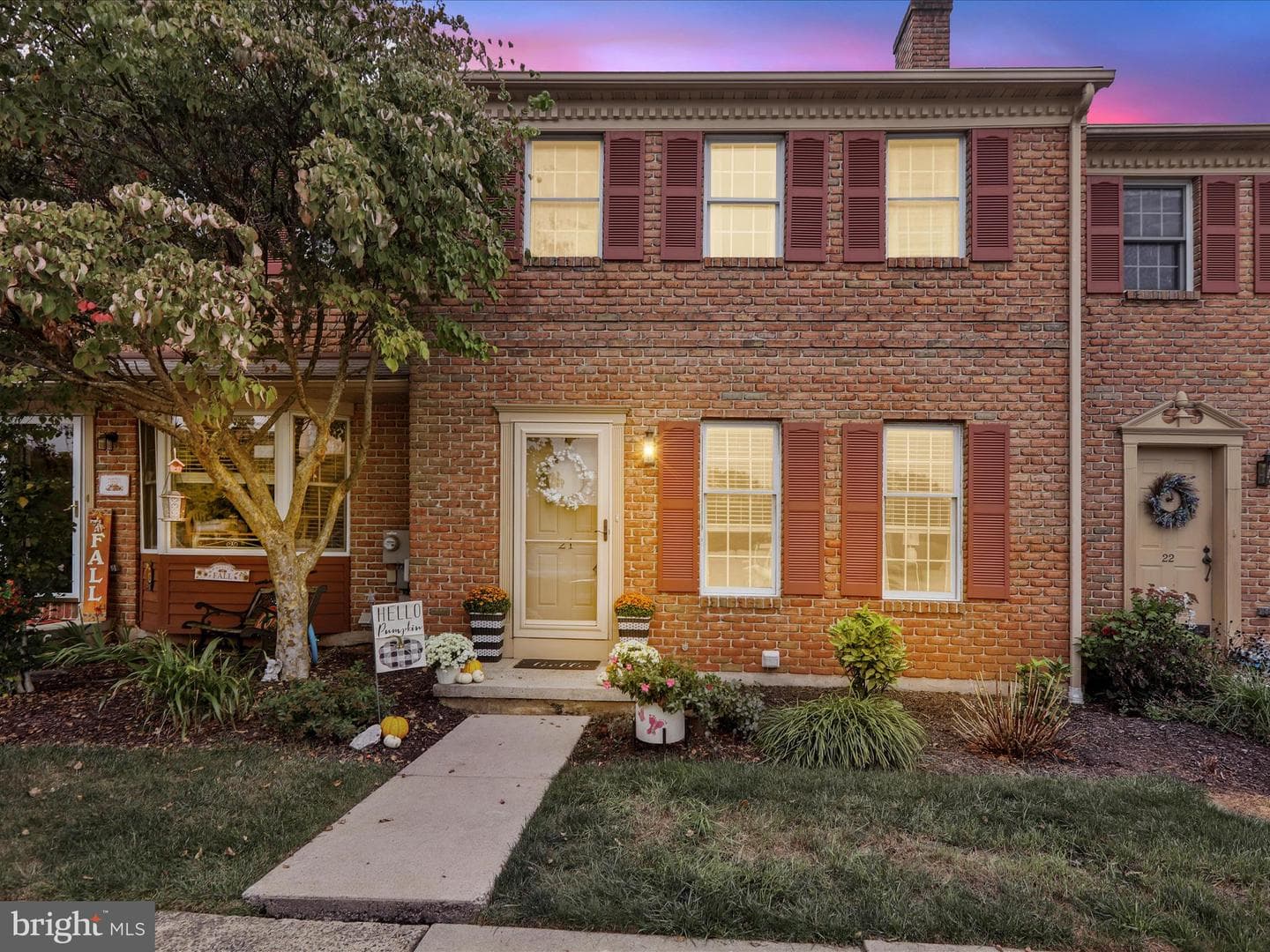 21 Warwick Court photo 2