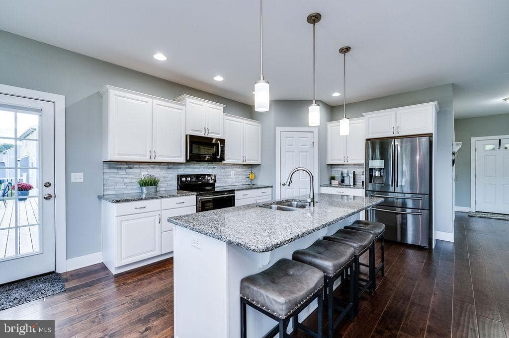 206 Woods Edge Drive photo 7