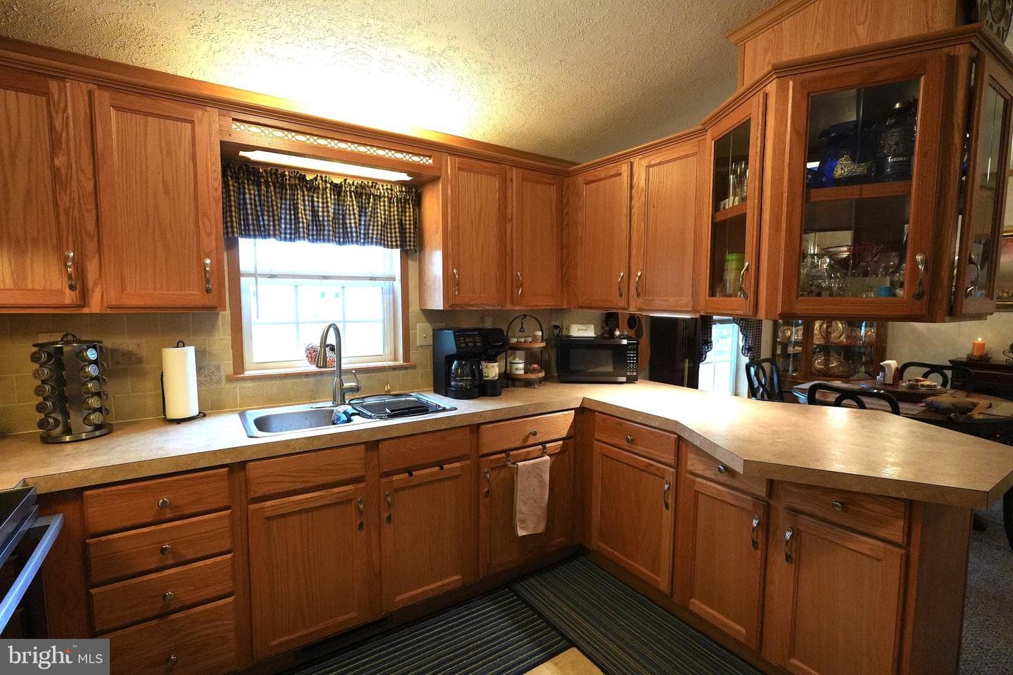 16 Shamrock Avenue photo 8