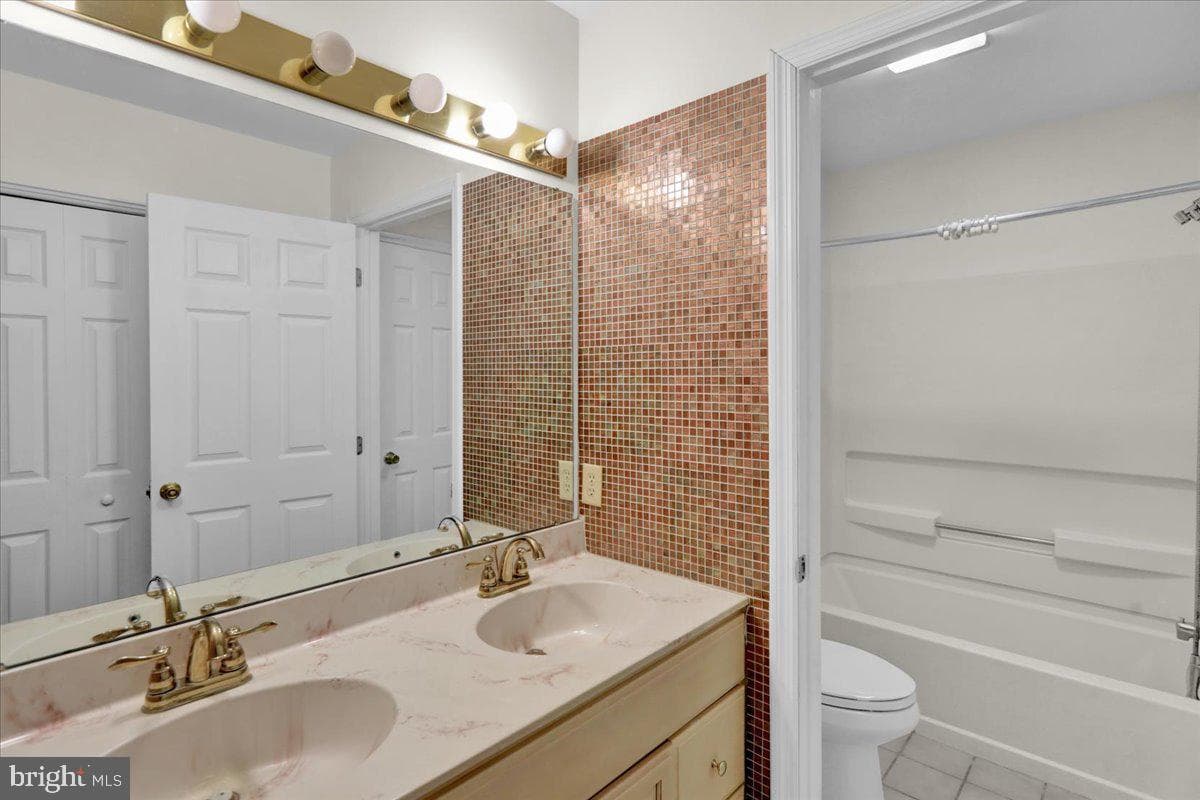 137 Hickory Lane photo 19