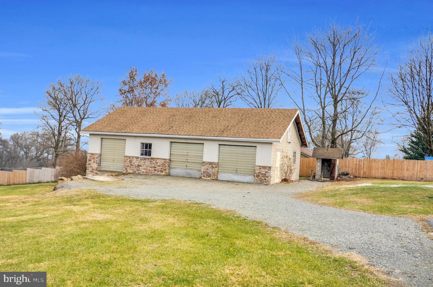 221 Hartman Road photo 4