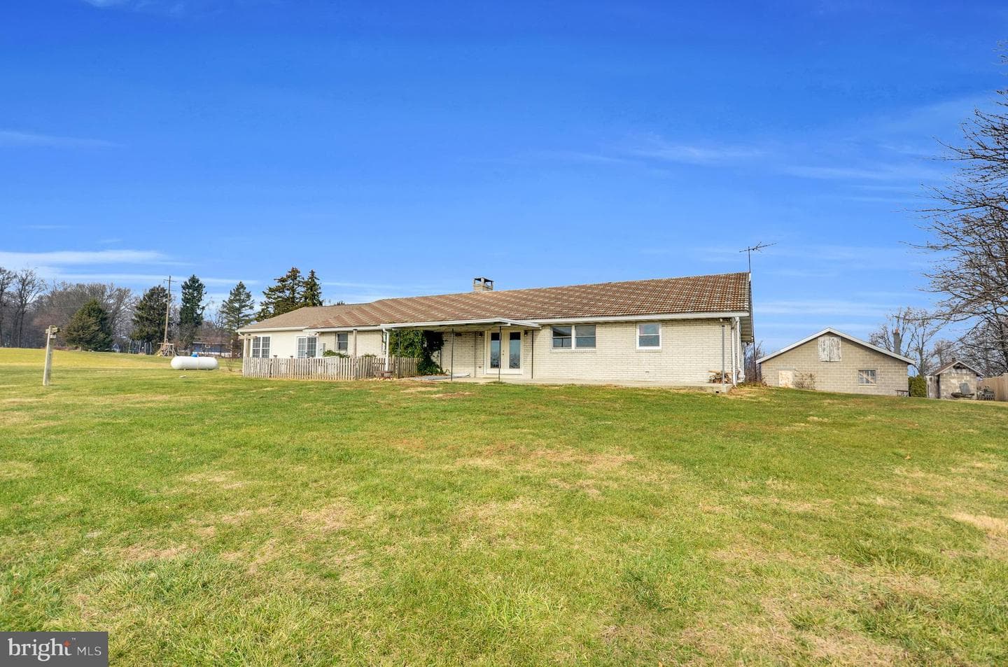 221 Hartman Road photo 6