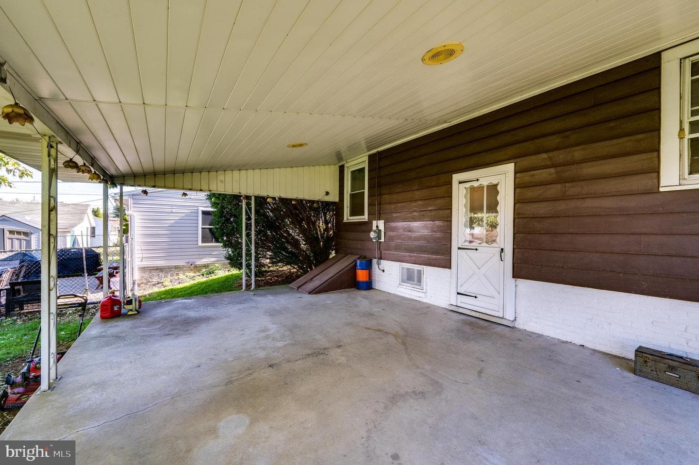 307 E Washington Street photo 32
