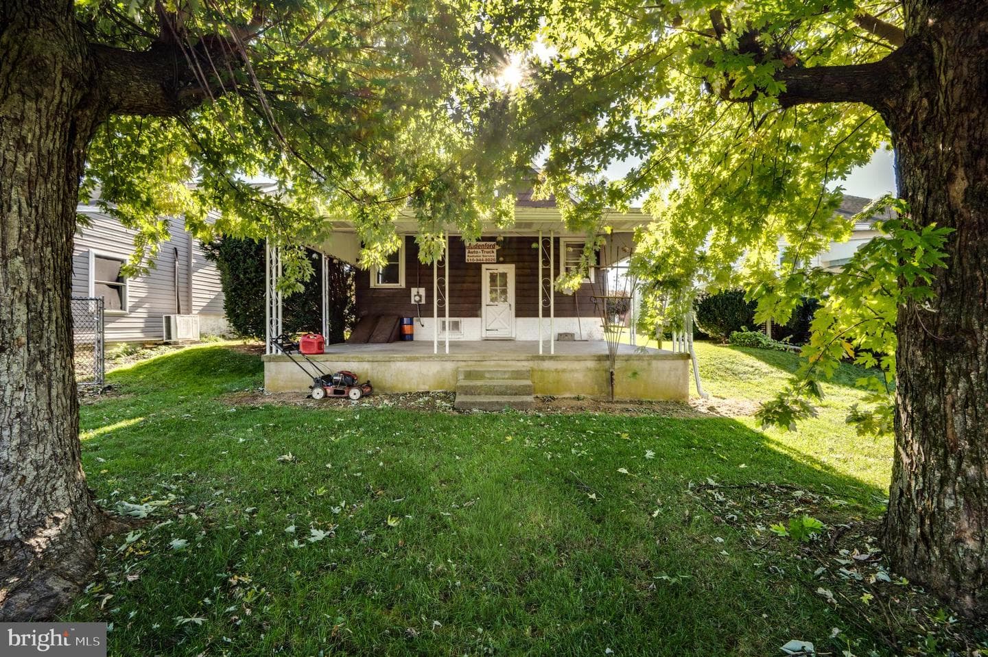 307 E Washington Street photo 35