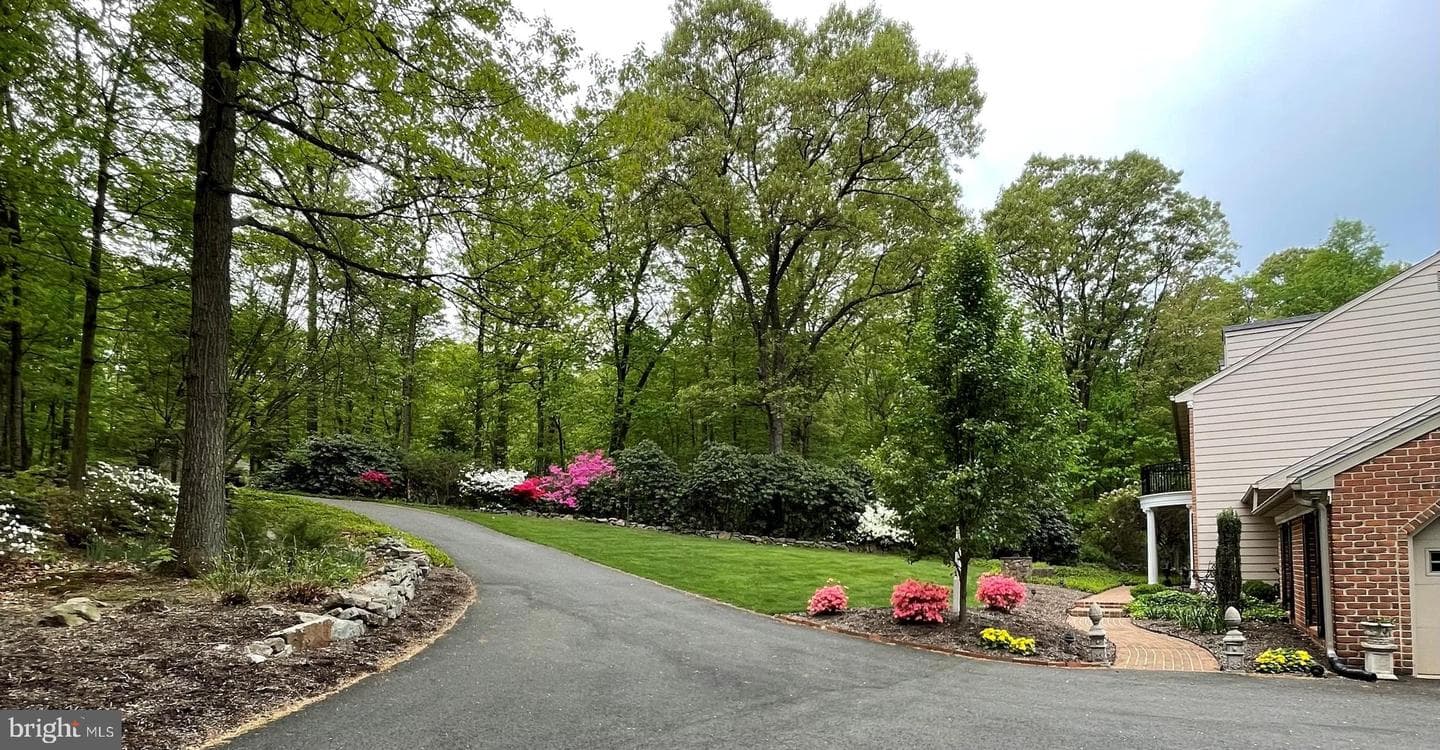 601 Briarwood Drive photo 60