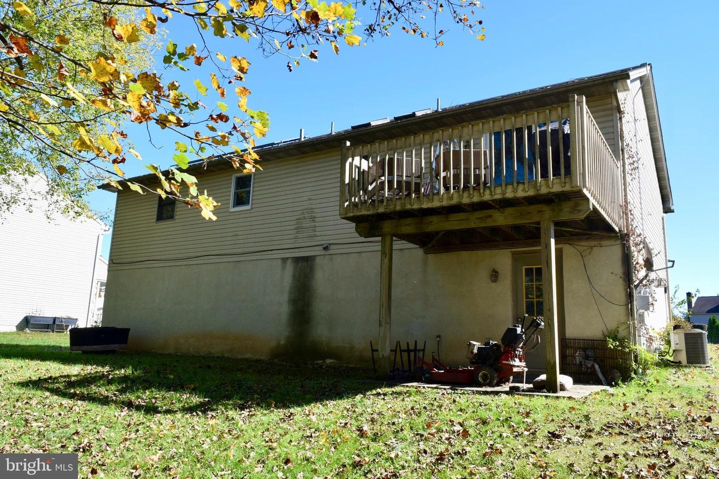 1125 Ashbourne Dr photo 2