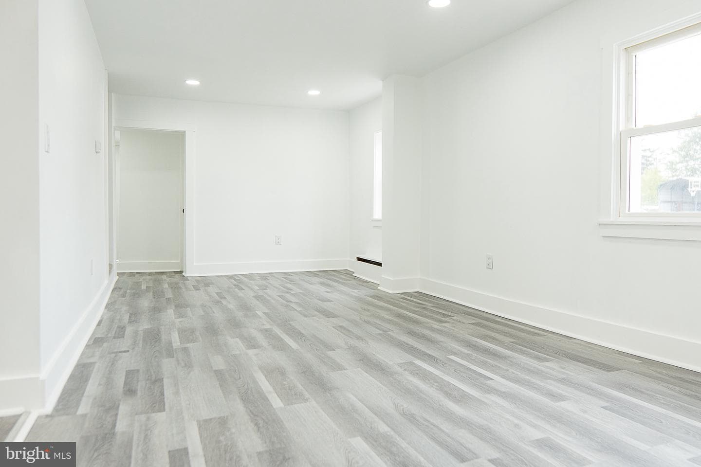 12 E Mill Street photo 7