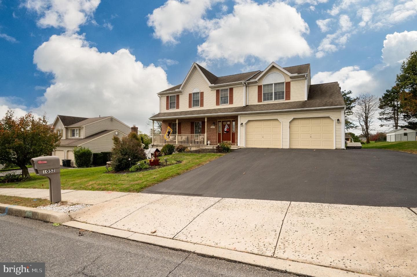 1052 Boeshore Circle photo 3