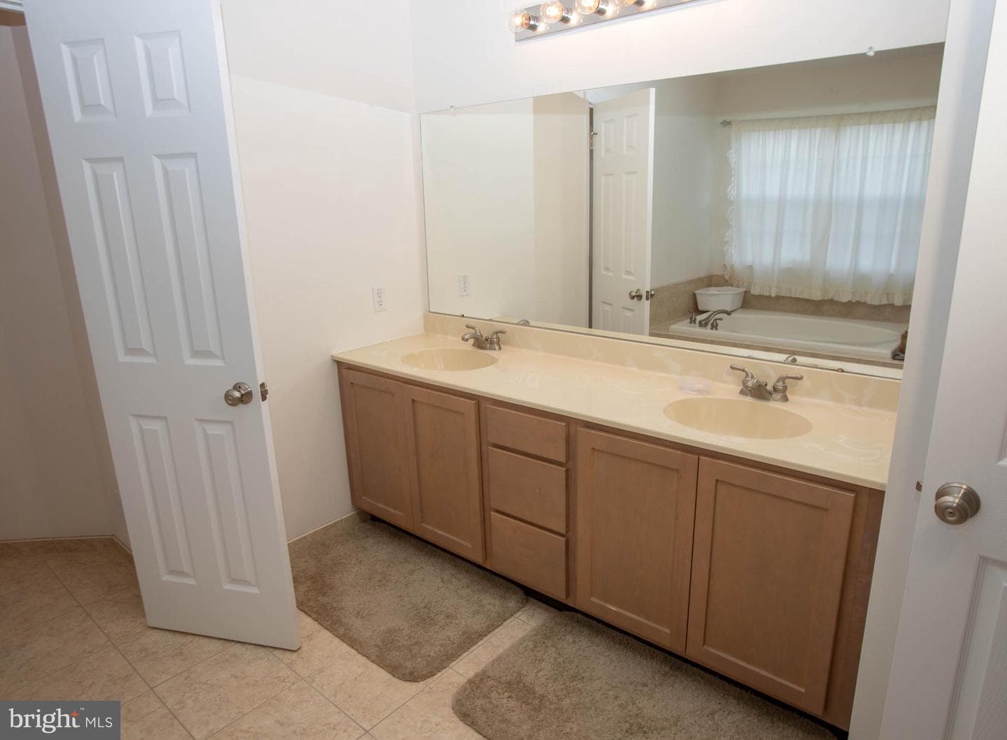 164 Meadowside Drive photo 45