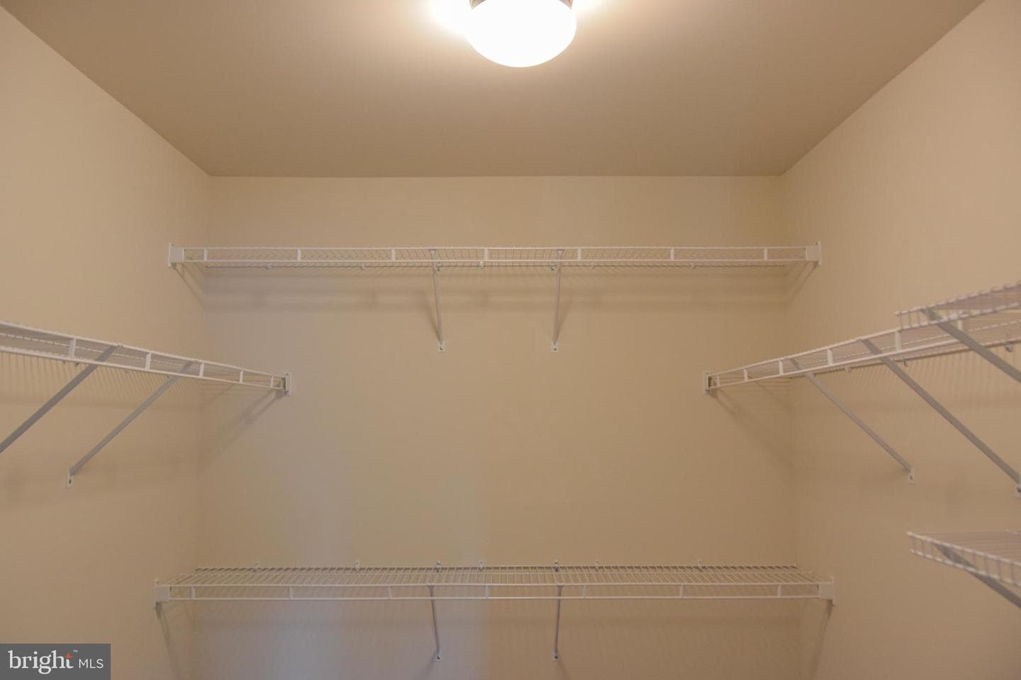 217 E Wilson Avenue photo 11