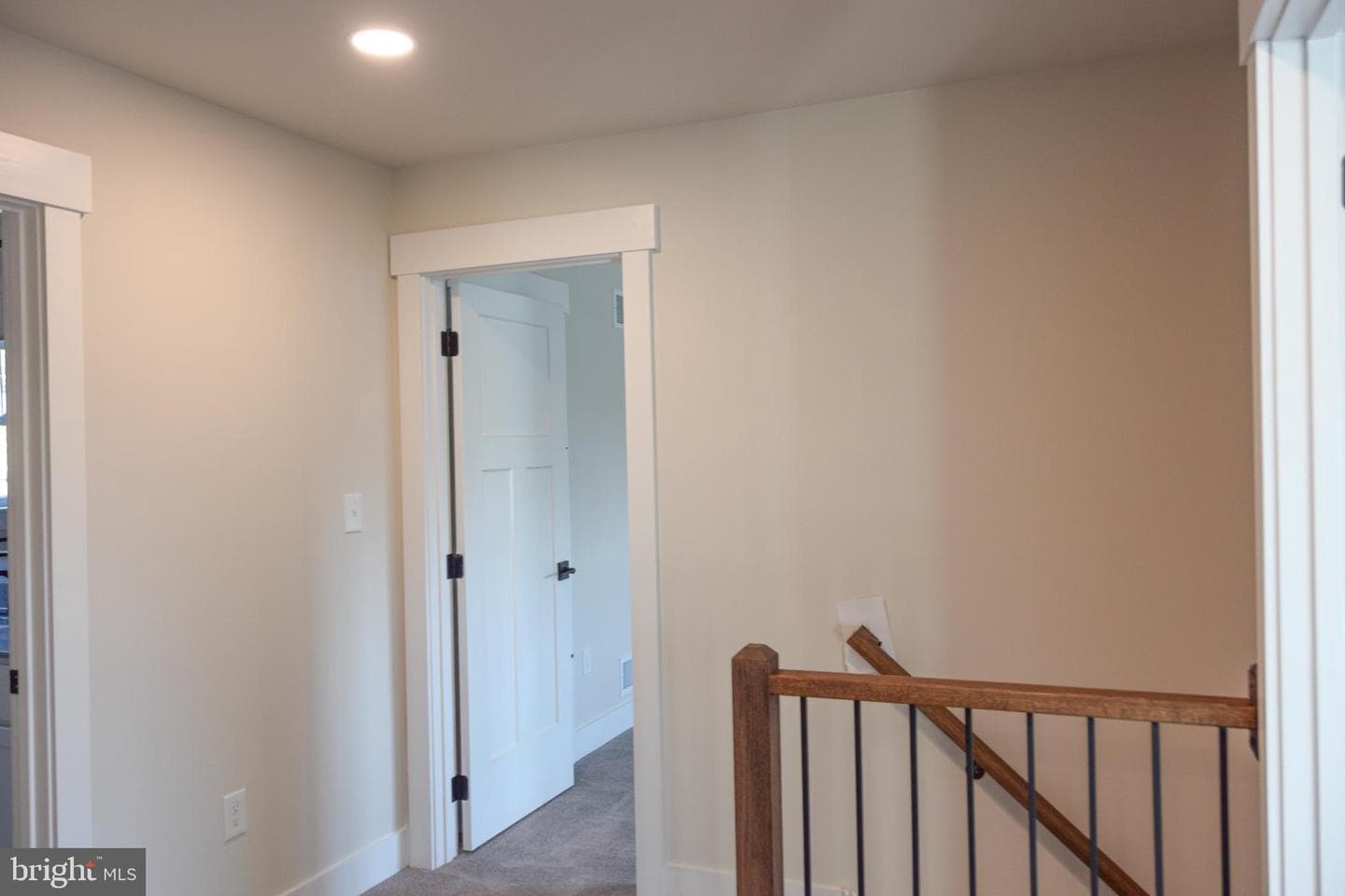 217 E Wilson Avenue photo 25