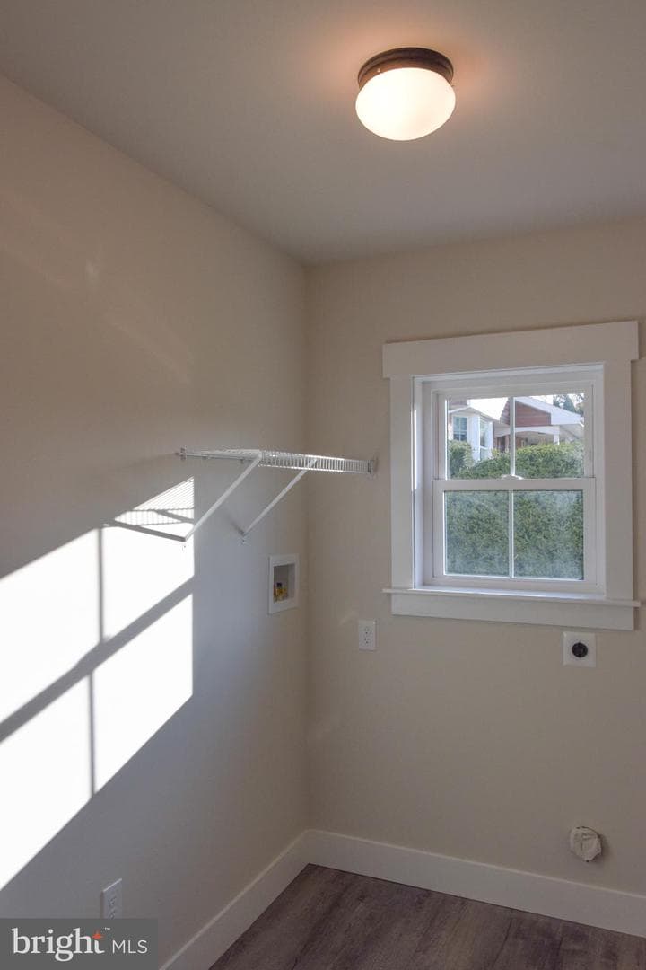 217 E Wilson Avenue photo 28