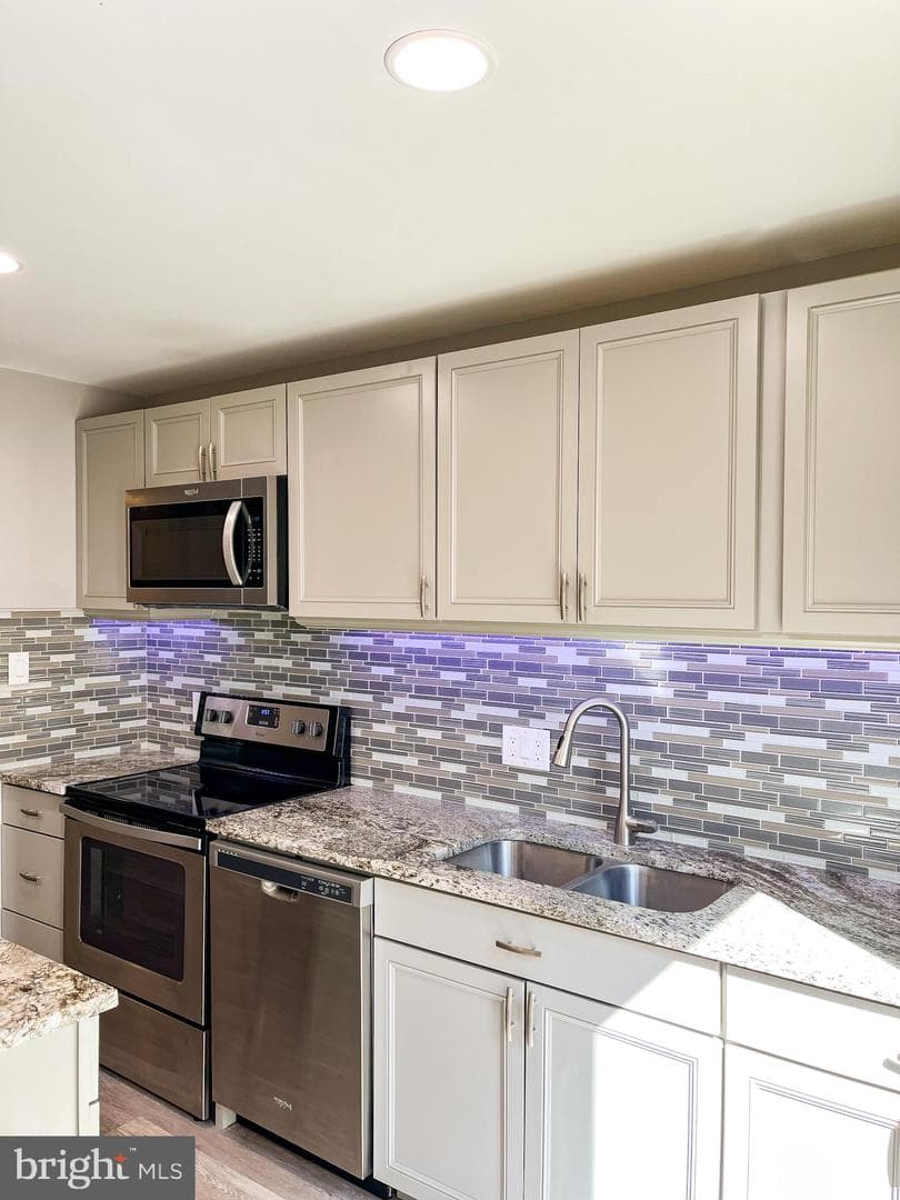 65 Wedge Lane photo 6