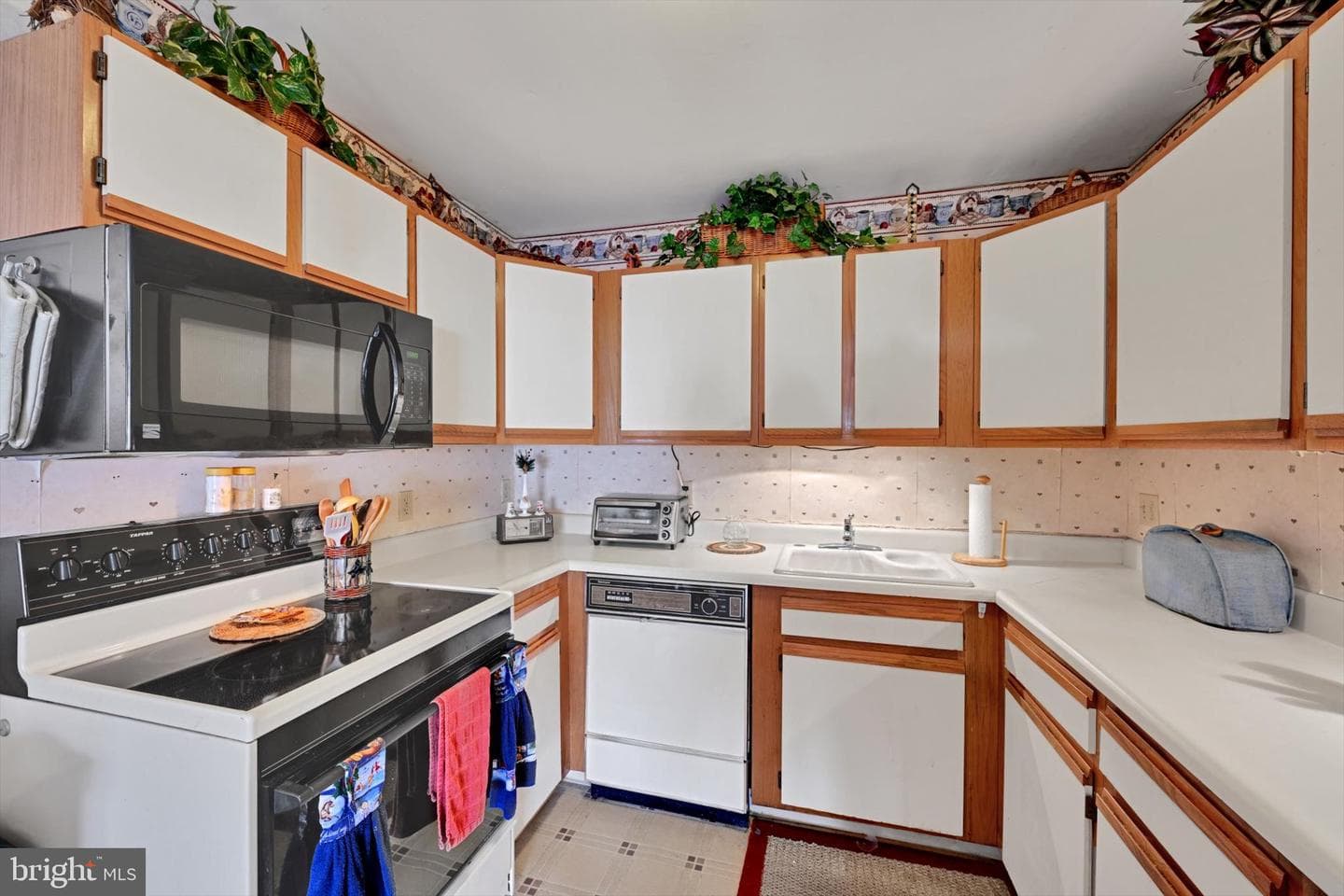 1334 W Wyomissing Court #q photo 8