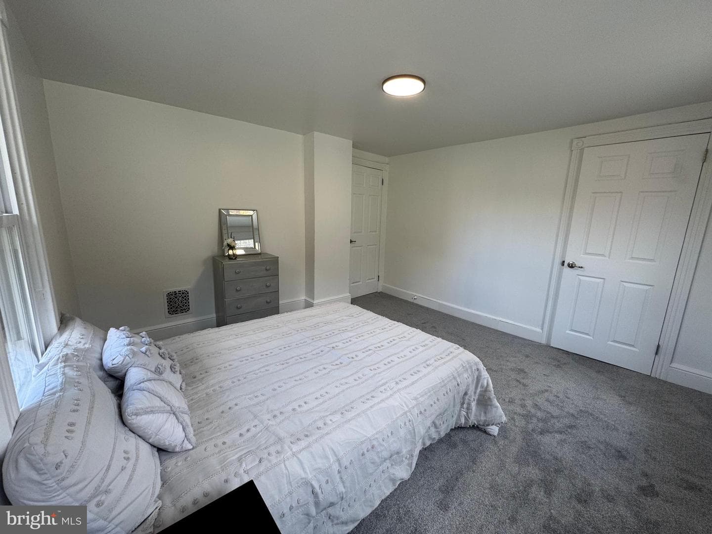 111 W 33rd Street photo 26
